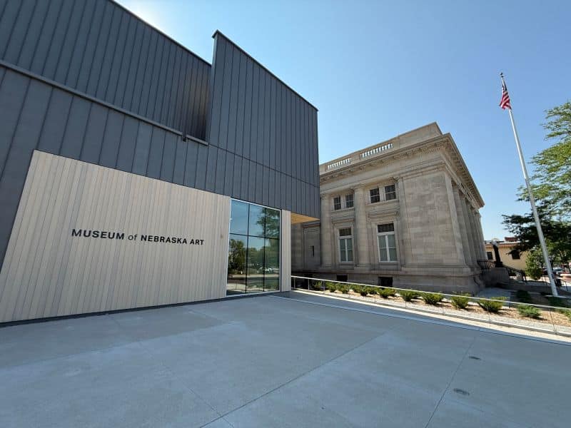 IMG 5403 Museum of Nebraska Art 800 x 600 80q 70kb