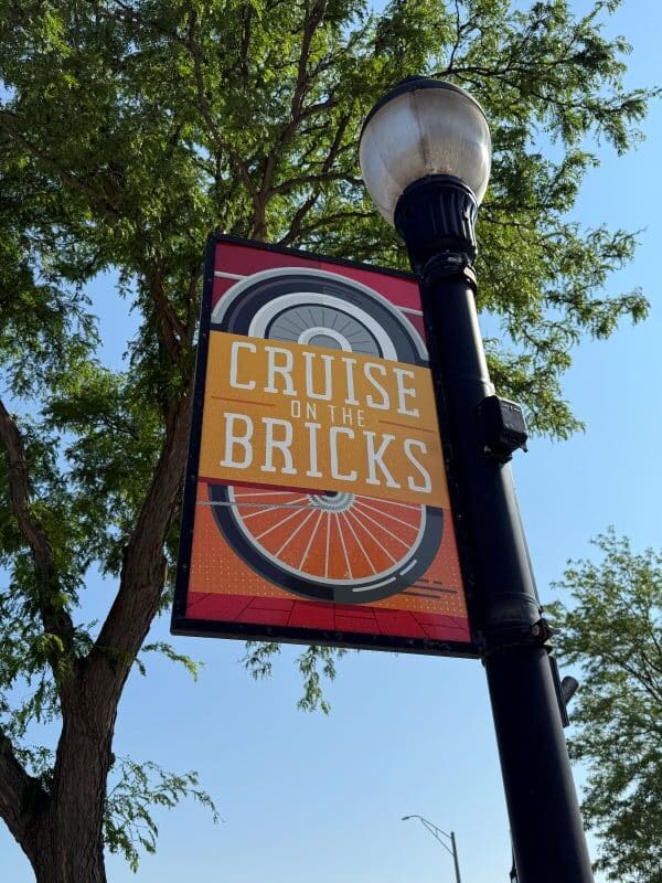 IMG 5409 Cruise the Bricks Lamp Post Banner 600 x 800 80q 128kb rotated